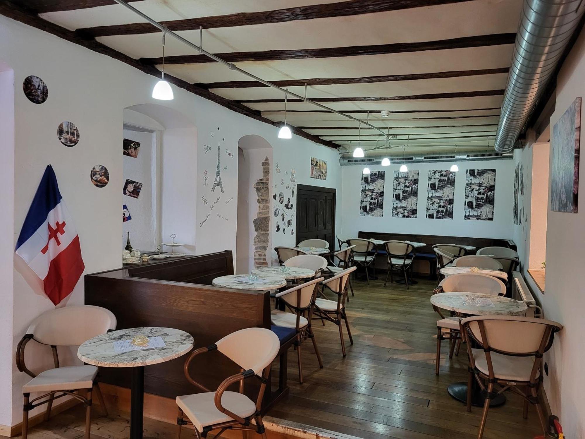 Gasthaus Zur Rose, Peruanisches Restaurant Und Franzoesisches Cafe Zell am Main Dış mekan fotoğraf
